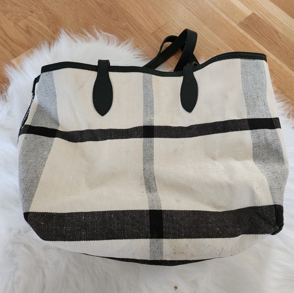 Burberry Multicolor Check Canvas Floral Carryall - Picture 8 of 9